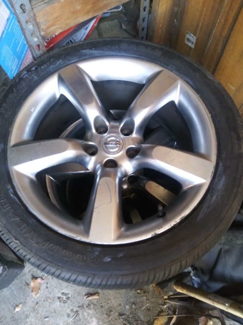 Nissan 18 Inch Rims