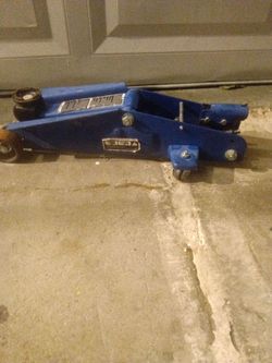 Blue Hydraulic Floor Jack