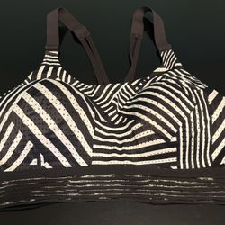 Woman’s Padded VS Striped Sports Bra Sz. 36Dd