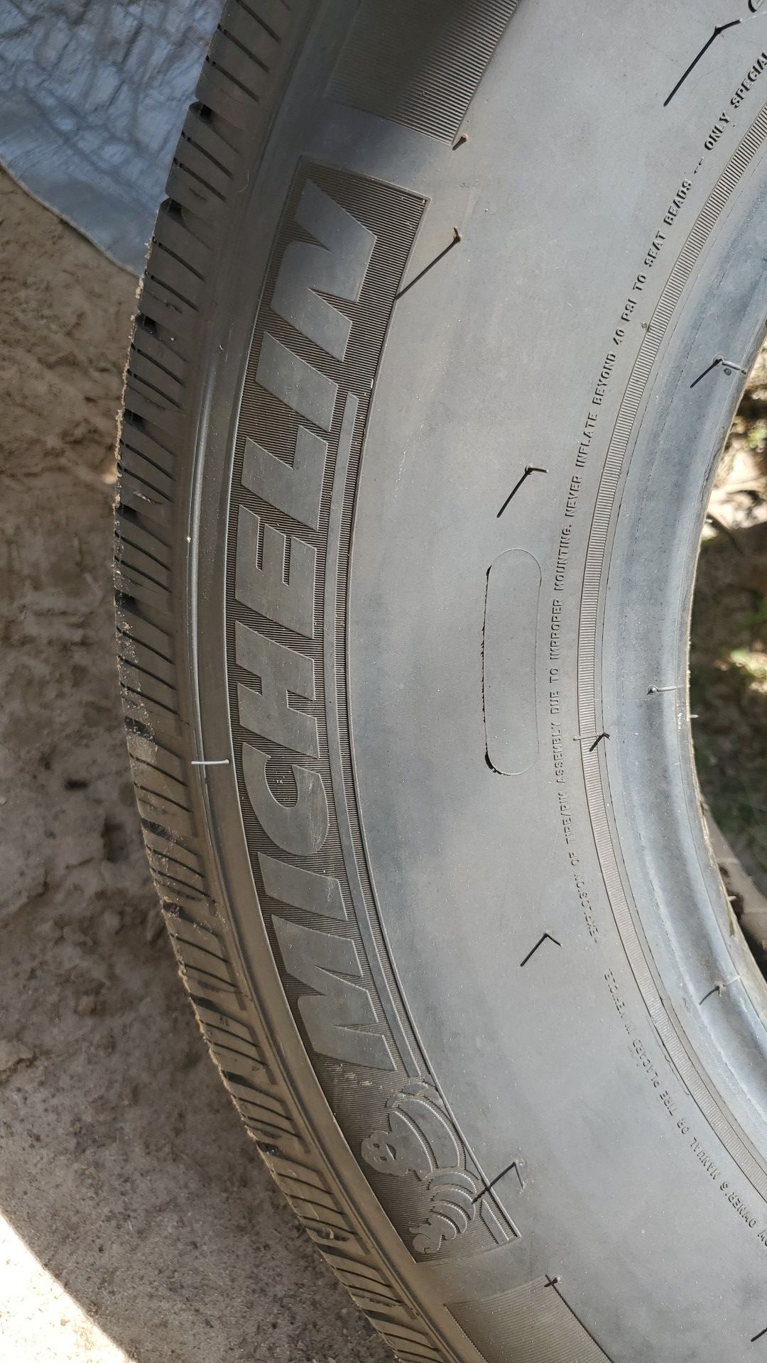 MICHELIN 245/75R17 Tires