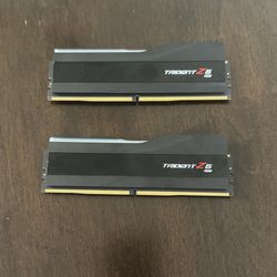 2x 16GB (32GB) G.Skill Trident Z5 RGB Series CL34 DDR5-6600 RAM
