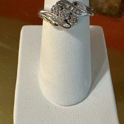 Size 6-6.5   3 Stone Diamond  ring