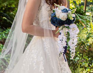 Faux florals wedding décor - dusty blue, navy & white