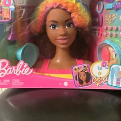 Barbie Color Reveal Rainbow Doll Head