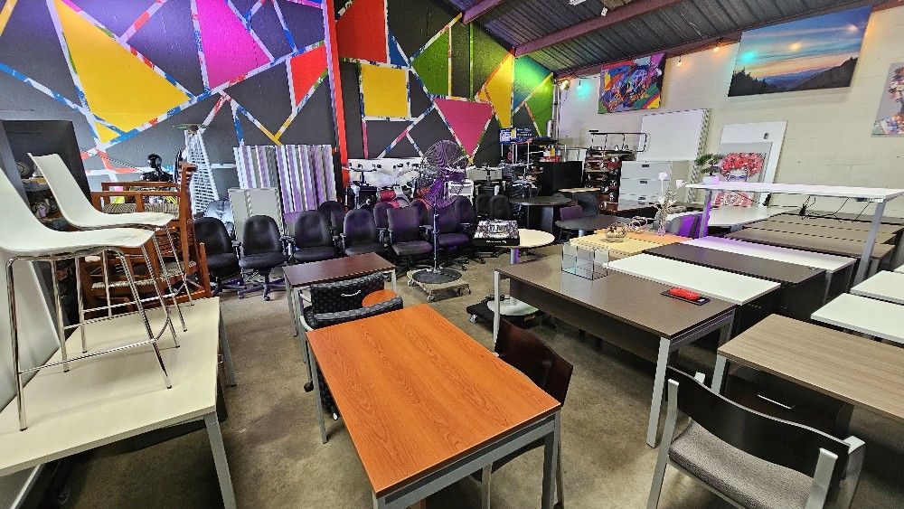 Office Furniture Chairs and Desks **Delivery SetUp Installation **