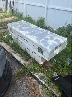 Steel tool box for pick up