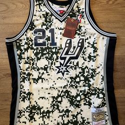 Tim Duncan San Antonio Spurs 2013-14 Camo Swingman Player Jersey Large