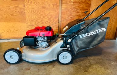 Honda HRR2169VKA Self-Propelled Lawn Mower - Excellent Condition