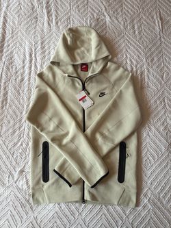 FS: Nike Sportswear Tech Fleece Zip-Up Hoodie (FB7921-020)
