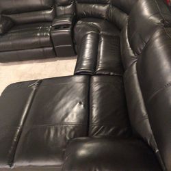SECTIONAL GENUINE LEATHER RECLINER ELECTRIC BLACK COLOR..DELIVERY SERVICE AVAILABLE