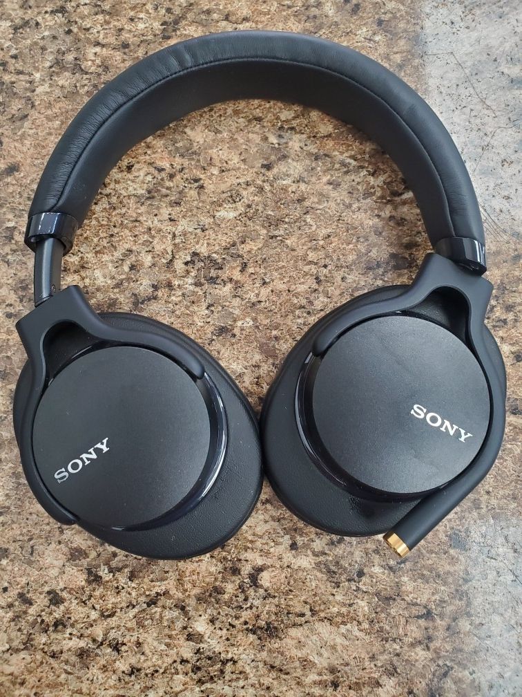 Sony Headphones MDR 1AM2