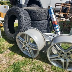 4Tires  3/ Rims 265/70R17