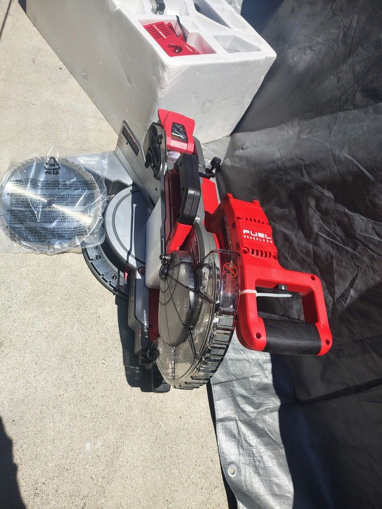 Milwaukee Miter Saw