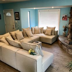 U Shape Sectional 7 Pieces with 16 Pillows 
