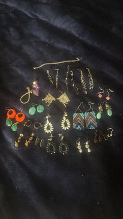 Miscellaneous earrings,