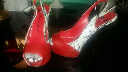 Cute high heels...size 7....great condition!