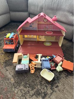 Bluey House and Car toys