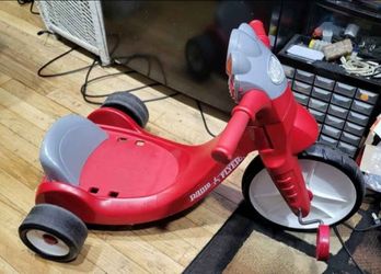 Radio Flyer Kids Tricycle Ride-On