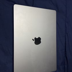 MacBook M3 14 Inch