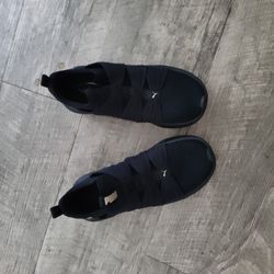 Women's Puma Shoes 