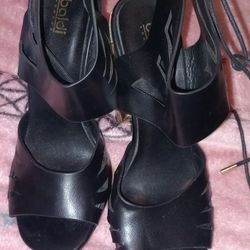 Ladies Heels Size 7 1/2