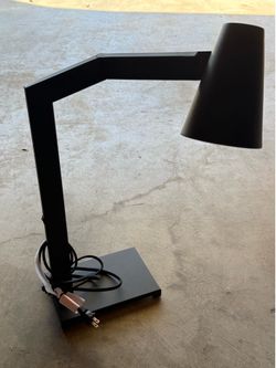 Desk lamp