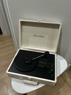 Crosley Voyager Bluetooth Record Player White
