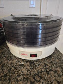 Dehydrator