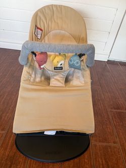 Baby bjorn bouncer