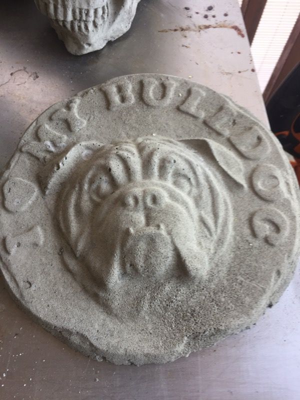 Bulldog stones