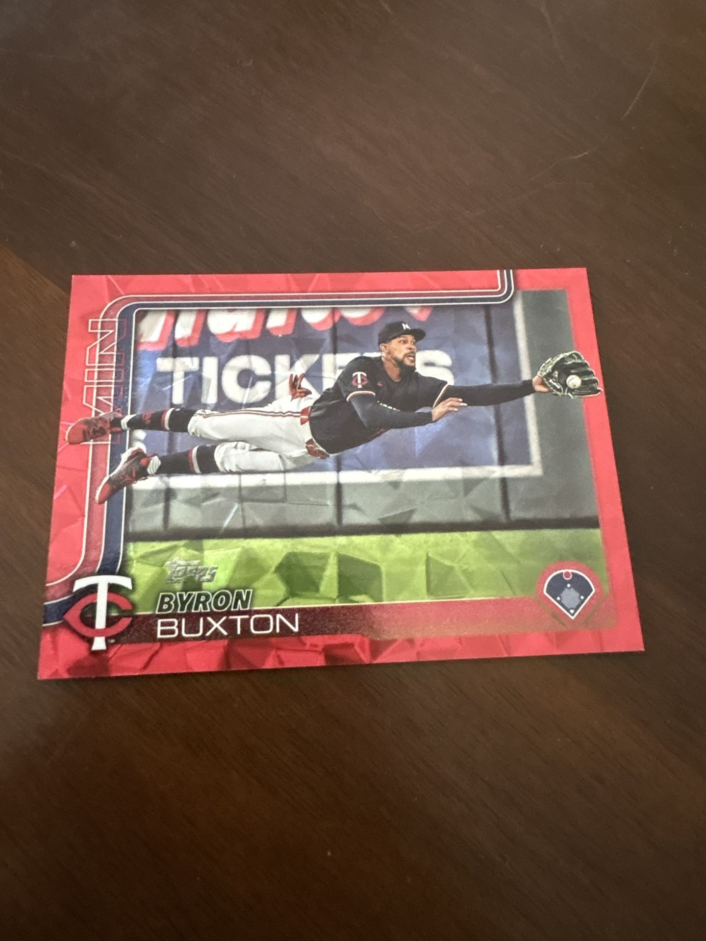 2025 Topps Series 2 Byron Buxton Red Foil SSP Parallel 1/5 Minnesota Twins #530