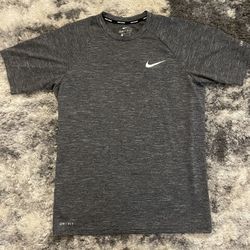 Nike Men’s Shirt Size Small