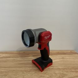 New  Milwaukee Work Light M18 (Tool Only Solo Herramienta) $25 Firm-Firme