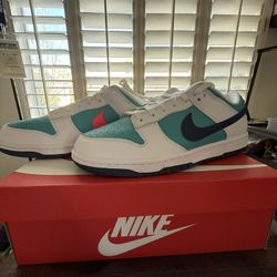 Nike Dunk Low Dusty Cactus / Thunder Blue  11 men’s 