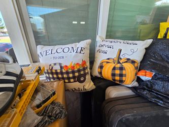 Pillows *6 total