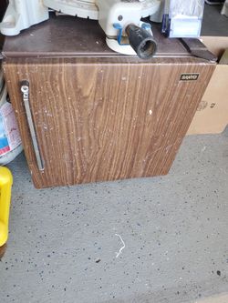  Mini Fridge 