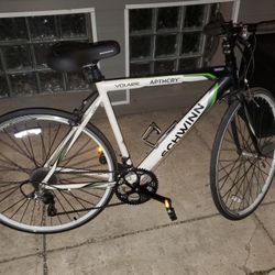 Schwinn Volare 1300 Bicycle for Sale $150