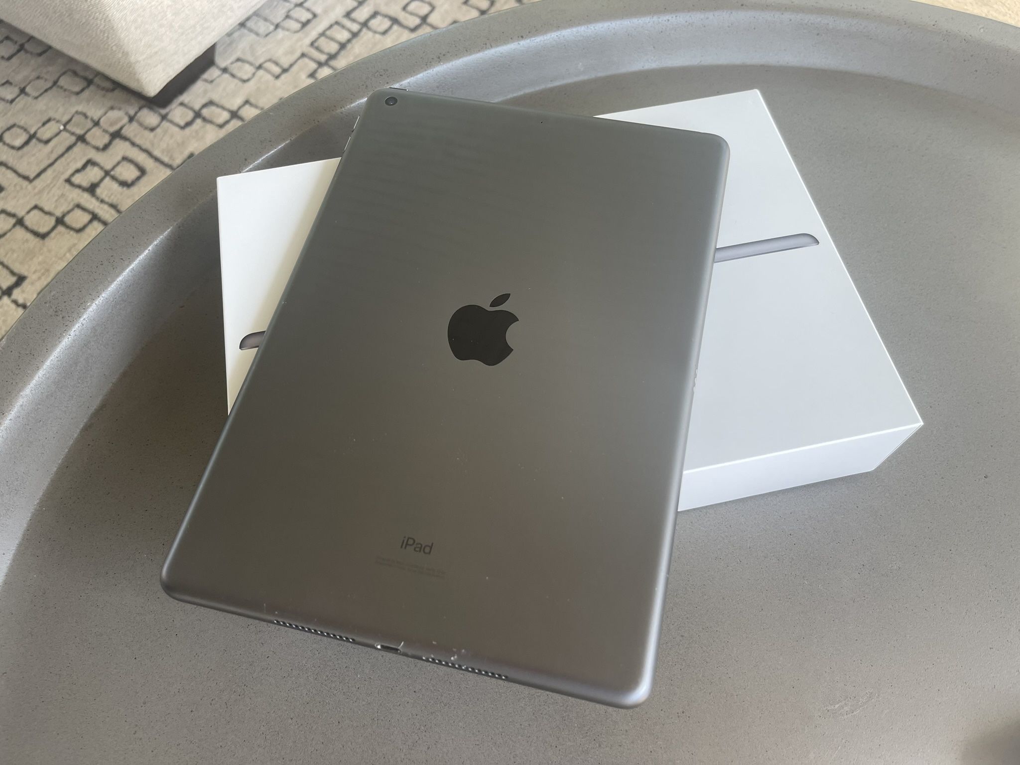 128GB 7th generation iPad