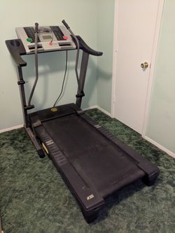Gold s Gym CROSSTRAINER Incline Cushioned Treadmill 600 Series for Sale in Killeen TX OfferUp
