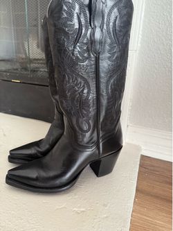 Womens cowboy boot - size 7M
