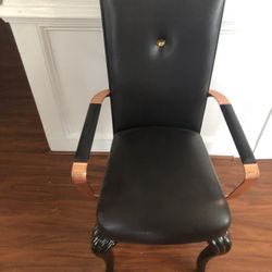 5 Chairs With Matching Glass Table And Matching Glass 