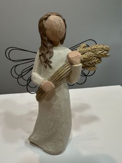 Willow Tree Sculpted Hand-Painted Figure Angel of Autumn. 