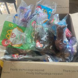 Huge Lot Of Beanie Babies 