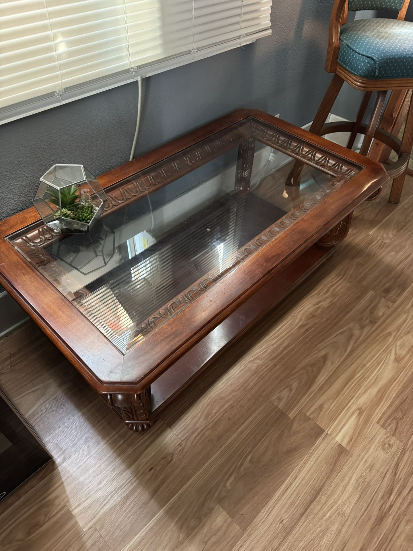 Wooden Coffee Table & Side Table With Lamp