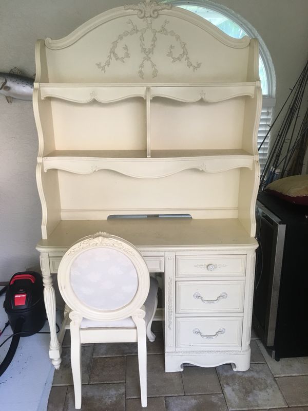 Jessica Mcclintock Desk Furniture In Fort Myers Fl Offerup