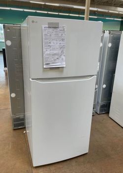 Apartment size refrigerator LG top freezer