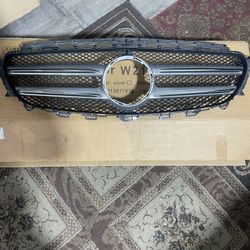 E 350 Mercedes Benz Front Grill 