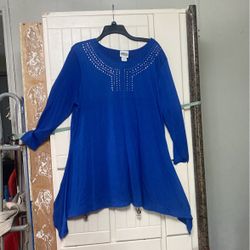 Beautiful Blouse Blue Color With Silver Decoración 