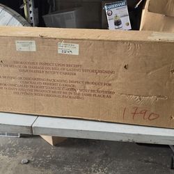 NEW DRAPER PORTABLE PROJECTION SCREEN