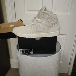 Air Jordan 1 Mid Sec Craft  Pale Ivory/Sail Size 11